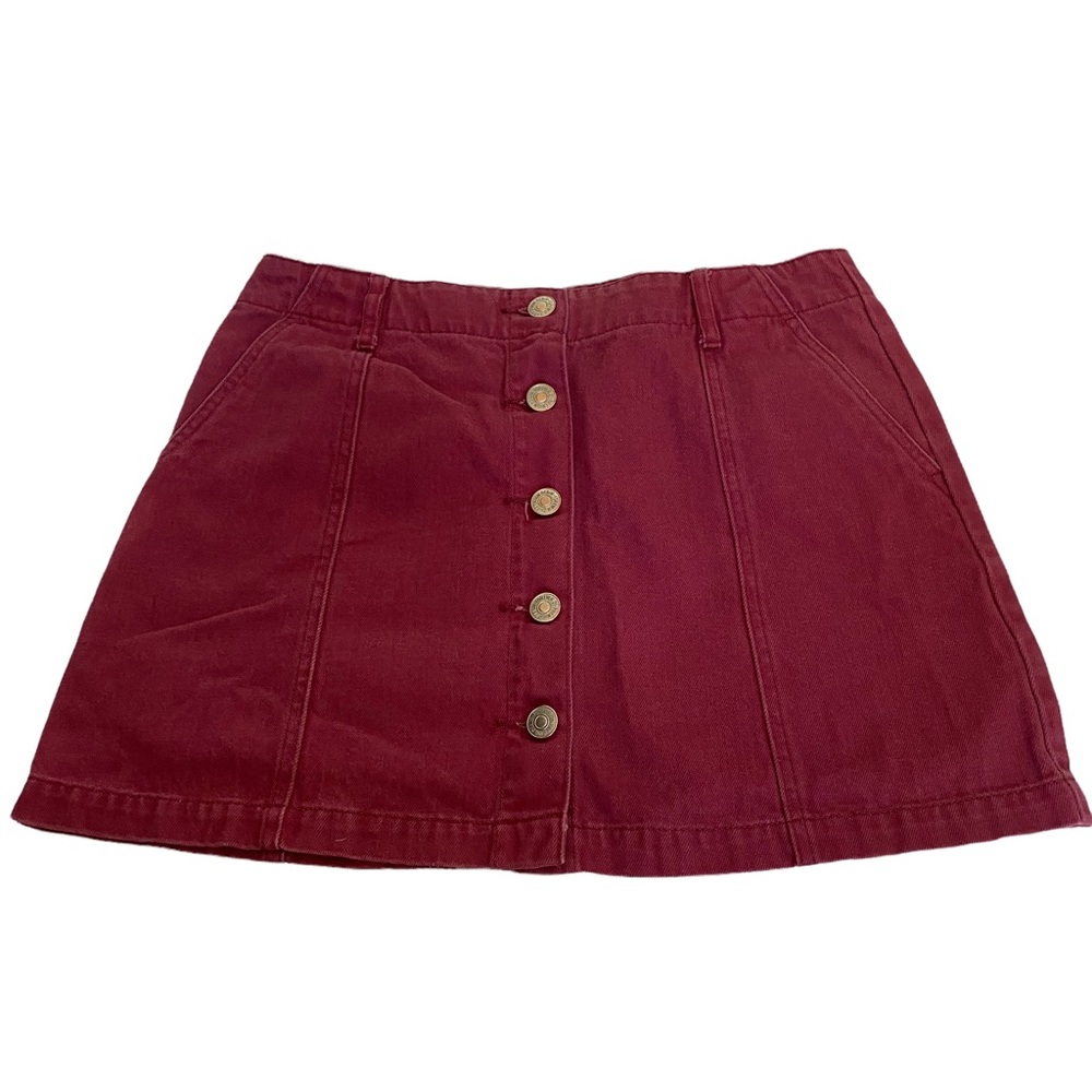 FOREVER 21 Women’s Button Front Wine Denim Mini Skirt with Pockets. Size:  31